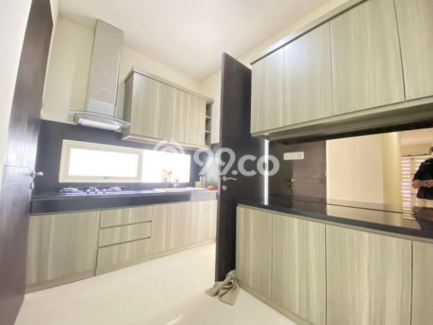 SEGERA MILIKI! Rumah di Coblong, Bandung, Luas 264m2m² LB 221m2m² SEGERA MILIKI! Rumah di Coblong, Bandung, Luas 264m2m² LB 221m2m²