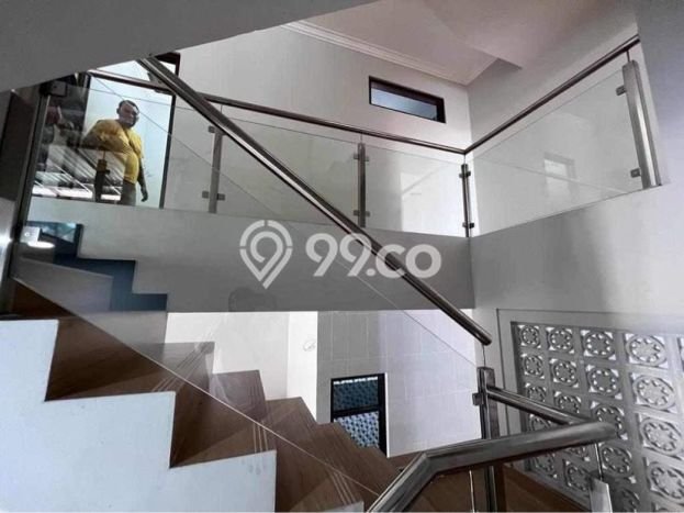 Rumah Strategis di Cimahi Utara, Cimahi, LT 376m2m² LB 700m2m² - BISA KPR! Rumah Strategis di Cimahi Utara, Cimahi, LT 376m2m² LB 700m2m² - BISA KPR!