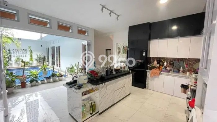 Rumah Bagus di Arcamanik, Bandung, Luas Tanah 182m2m², Luas Bangunan 300m2m² Rumah Bagus di Arcamanik, Bandung, Luas Tanah 182m2m², Luas Bangunan 300m2m²