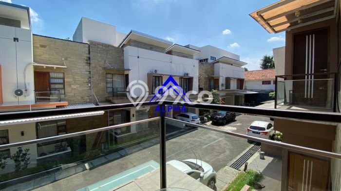 Sewa Rumah Murah di Bandung Kota Bandung dengan 4 Kamar Tidur Sewa Rumah Murah di Bandung Kota Bandung dengan 4 Kamar Tidur