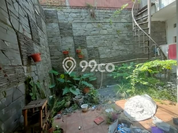 Disewakan segera hunian minimalis strategis 4 Kamar di Antapani, Bandung Disewakan segera hunian minimalis strategis 4 Kamar di Antapani, Bandung