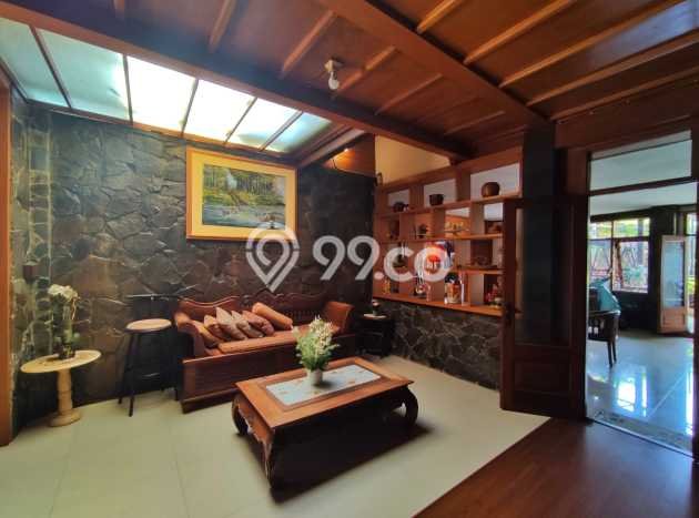 Rumah Mewah LB 400m2 Siap Huni Desain Elegan di Cigadung, Bandung Rumah Mewah LB 400m2 Siap Huni Desain Elegan di Cigadung, Bandung