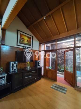Rumah Mewah LB 400m2 Siap Huni Desain Elegan di Cigadung, Bandung Rumah Mewah LB 400m2 Siap Huni Desain Elegan di Cigadung, Bandung