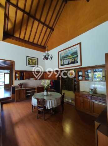 Rumah Mewah LB 400m2 Siap Huni Desain Elegan di Cigadung, Bandung Rumah Mewah LB 400m2 Siap Huni Desain Elegan di Cigadung, Bandung