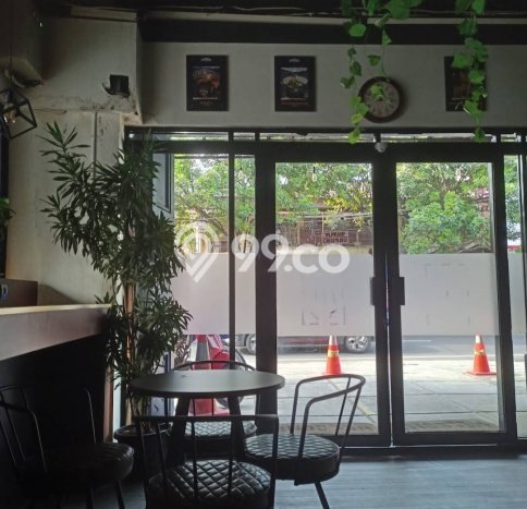 Komersial untuk Disewa di Pusat Bandung Luas Bangunan 350m2 Komersial untuk Disewa di Pusat Bandung Luas Bangunan 350m2