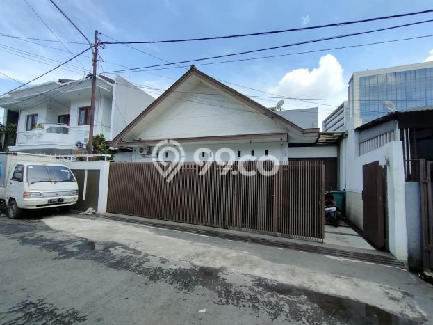 For Sale! Luxury House LT 372m2 Desain Modern di Pasir Kaliki For Sale! Luxury House LT 372m2 Desain Modern di Pasir Kaliki