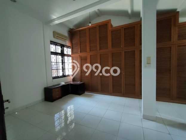 LOKASI TERBAIK! Rumah di , 4 KT, Lingkungan Elite, Luas 400m2m² Bangunan 300m2m² LOKASI TERBAIK! Rumah di , 4 KT, Lingkungan Elite, Luas 400m2m² Bangunan 300m2m²