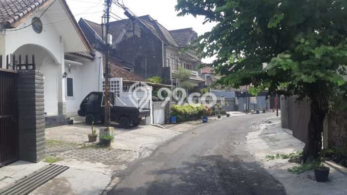 LOKASI PREMIUM! Rumah area Bandung Kota, 2 KM, Lingkungan Strategis, LT 336m² Bangunan 300m² LOKASI PREMIUM! Rumah area Bandung Kota, 2 KM, Lingkungan Strategis, LT 336m² Bangunan 300m²