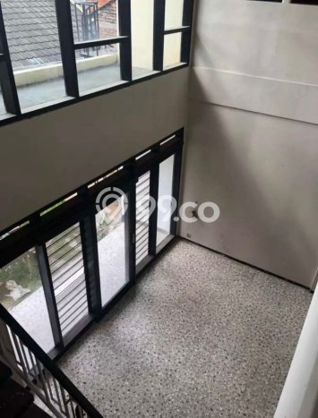 Rumah Elit LB 250m2 Siap Huni Desain Elegan di Setra Sari, Bandung Rumah Elit LB 250m2 Siap Huni Desain Elegan di Setra Sari, Bandung