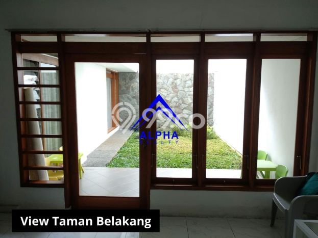 Disewakan Rumah Konsep Modern di Coblong Bandung dengan 5 KT Disewakan Rumah Konsep Modern di Coblong Bandung dengan 5 KT