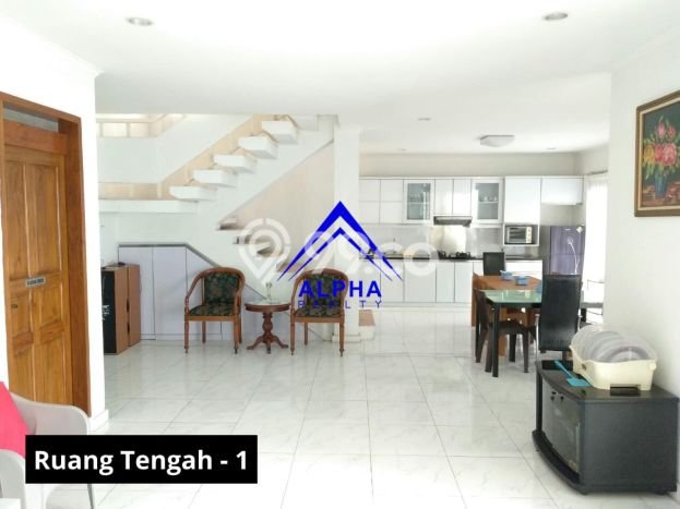 Disewakan Rumah Konsep Modern di Coblong Bandung dengan 5 KT Disewakan Rumah Konsep Modern di Coblong Bandung dengan 5 KT