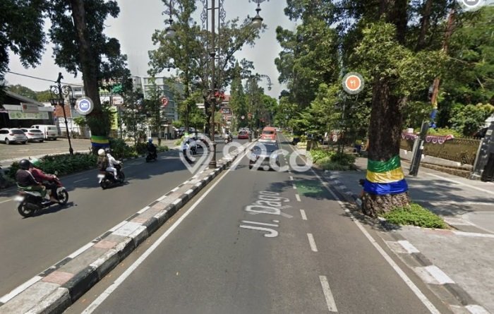 Komersial Disewakan Kawasan Coblong, Luas 400m2m², Lokasi Komersial, Akses Utama Komersial Disewakan Kawasan Coblong, Luas 400m2m², Lokasi Komersial, Akses Utama