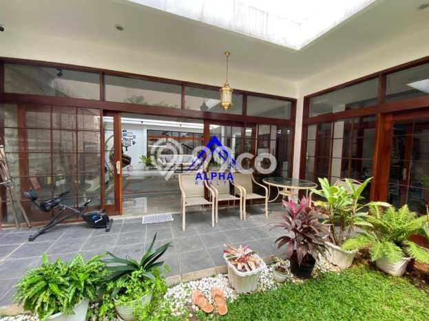 Dijual Rumah Mewah Elegan Dengan View Eksklusif di Setra Sari, Bandung Dijual Rumah Mewah Elegan Dengan View Eksklusif di Setra Sari, Bandung