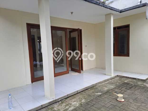 Rumah di Buah Batu, Dekat Fasilitas, 2 KM, Luas 230m² Bangunan 195m² Rumah di Buah Batu, Dekat Fasilitas, 2 KM, Luas 230m² Bangunan 195m²
