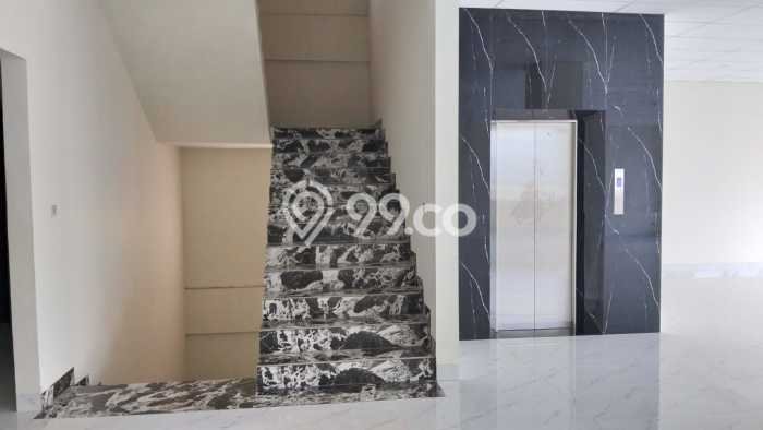 Dijual Komersial di Menteng Jakarta Pusat LT 1075m2 / LB 3500m2 Dijual Komersial di Menteng Jakarta Pusat LT 1075m2 / LB 3500m2