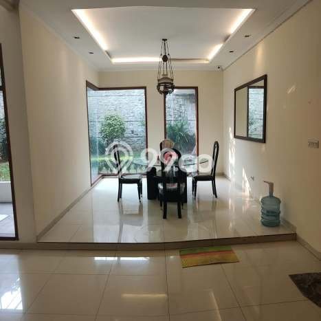Ready to Use! Luxury House LT 303m2 Desain Elegan di Soekarno Hatta Ready to Use! Luxury House LT 303m2 Desain Elegan di Soekarno Hatta