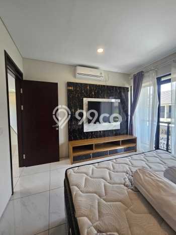 Rumah Elit Modern Tanpa Renovasi di Kota Baru Parahyangan Bandung Rumah Elit Modern Tanpa Renovasi di Kota Baru Parahyangan Bandung