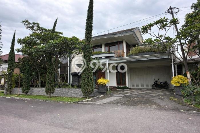 Rumah Elit Modern Siap Huni di Mekar Wangi Bandung Rumah Elit Modern Siap Huni di Mekar Wangi Bandung