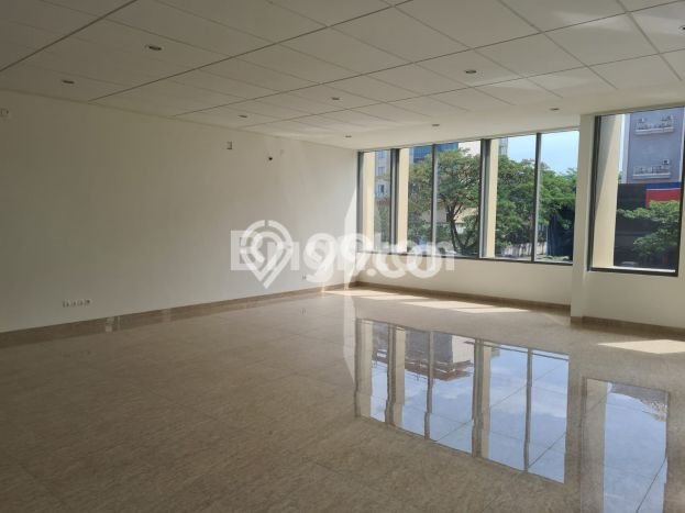 Komersial Strategis Kawasan Serpong, Luas 654m², Lokasi Mainroad Komersial Strategis Kawasan Serpong, Luas 654m², Lokasi Mainroad