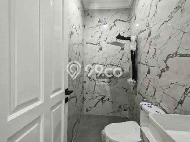 Siap Huni Hunian Elit 4 Kamar di Duren Sawit Dekat ke Mana Saja Siap Huni Hunian Elit 4 Kamar di Duren Sawit Dekat ke Mana Saja