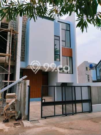 Dijual Hunian Mewah dengan Fasilitas Sekitar Komplit di Duren Sawit, Jakarta Timur Dijual Hunian Mewah dengan Fasilitas Sekitar Komplit di Duren Sawit, Jakarta Timur