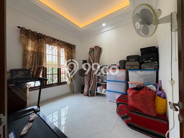 Siap Huni Hunian Elit 5 Kamar di Duren Sawit Dekat ke Mana Pun Siap Huni Hunian Elit 5 Kamar di Duren Sawit Dekat ke Mana Pun