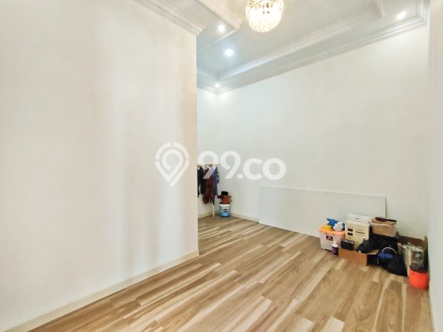 Siap Huni Hunian Elit 5 Kamar di Duren Sawit Dekat ke Mana Pun Siap Huni Hunian Elit 5 Kamar di Duren Sawit Dekat ke Mana Pun