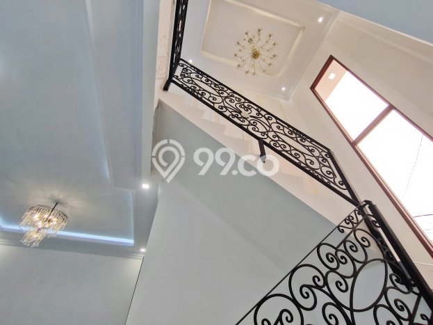 Siap Huni Hunian Elit 5 Kamar di Duren Sawit Dekat ke Mana Pun Siap Huni Hunian Elit 5 Kamar di Duren Sawit Dekat ke Mana Pun