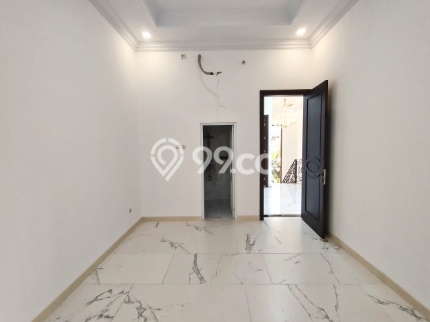 Siap Huni Hunian Elit 5 Kamar di Duren Sawit Dekat ke Mana Pun Siap Huni Hunian Elit 5 Kamar di Duren Sawit Dekat ke Mana Pun