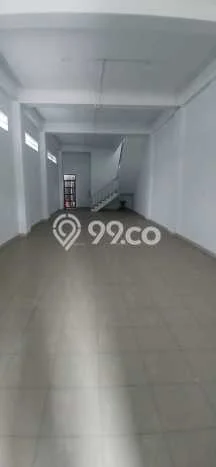 Ruko Disewakan di Area Ramai Jatinegara, Jakarta Timur Ruko Disewakan di Area Ramai Jatinegara, Jakarta Timur