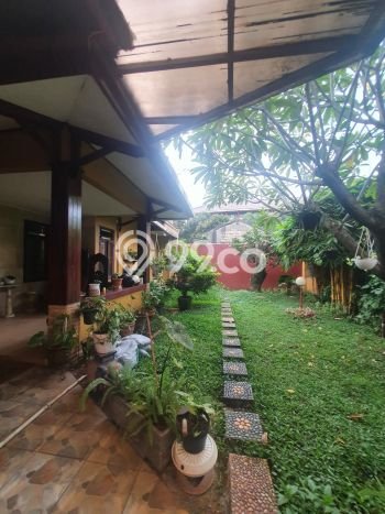 Rumah Elit Modern Tanpa Renovasi di Bintaro Jakarta Selatan Rumah Elit Modern Tanpa Renovasi di Bintaro Jakarta Selatan
