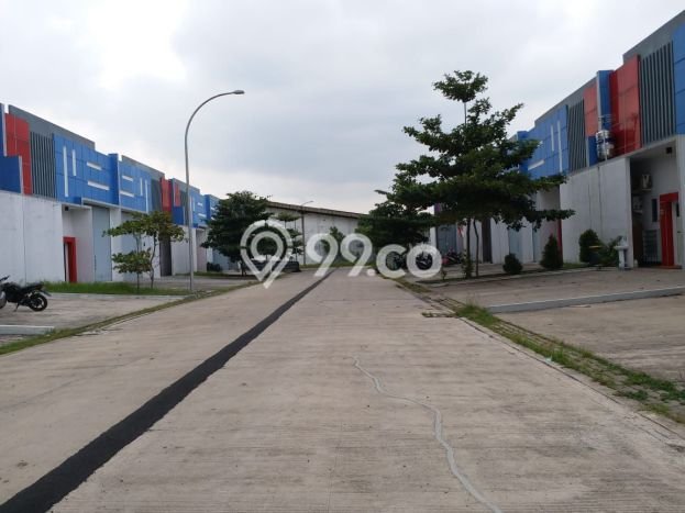 Jual Gudang di Karawang Barat, Luas 367m², Area Komersial, Akses Strategis Jual Gudang di Karawang Barat, Luas 367m², Area Komersial, Akses Strategis