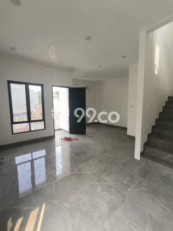 Dijual Rumah Luas Elegan Dengan View Cantik di Green Ville, Jakarta Barat Dijual Rumah Luas Elegan Dengan View Cantik di Green Ville, Jakarta Barat