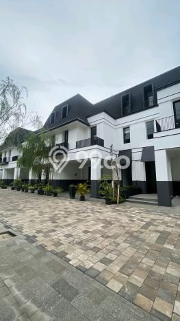 Hunian Mewah LB 302m2 Siap Huni Desain Elegan di Pondok Pinang, Jakarta Selatan Hunian Mewah LB 302m2 Siap Huni Desain Elegan di Pondok Pinang, Jakarta Selatan
