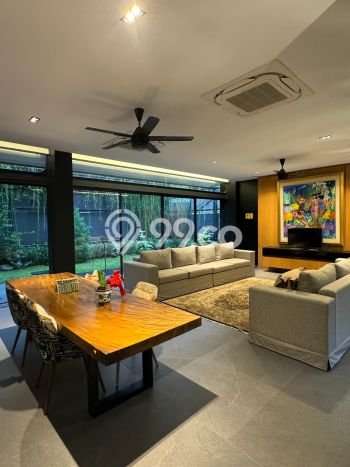 Rumah Eksklusif Siap Huni LT 700m2 di Kebayoran Baru, Jakarta Selatan Rumah Eksklusif Siap Huni LT 700m2 di Kebayoran Baru, Jakarta Selatan