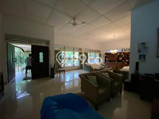Siap Huni Rumah Mewah 4 Kamar di Kebayoran Baru Dekat ke Mana Saja Siap Huni Rumah Mewah 4 Kamar di Kebayoran Baru Dekat ke Mana Saja