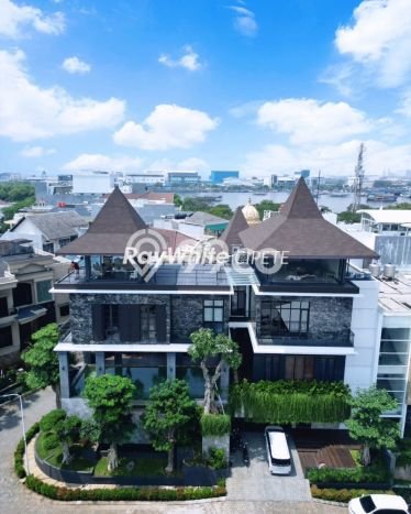 Dijual Rumah Mewah Elegan Dengan View Cantik di Pantai Mutiara, Jakarta Utara Dijual Rumah Mewah Elegan Dengan View Cantik di Pantai Mutiara, Jakarta Utara