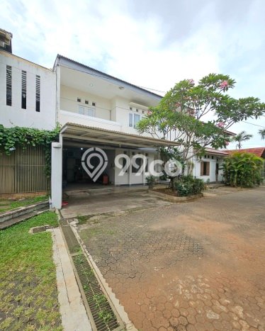 Ready to Use! Premium House LT 230m2 Desain Elegan di Cipete Ready to Use! Premium House LT 230m2 Desain Elegan di Cipete