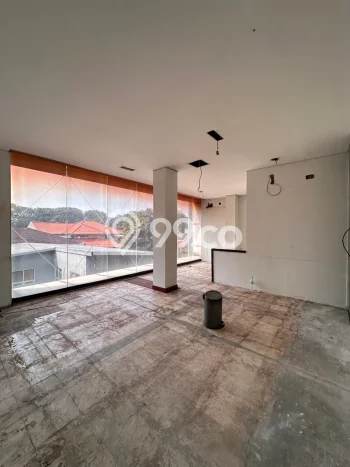 Unit Komersial Dijual di Jakarta Selatan LT 635m2 & LB 1800m2 Unit Komersial Dijual di Jakarta Selatan LT 635m2 & LB 1800m2