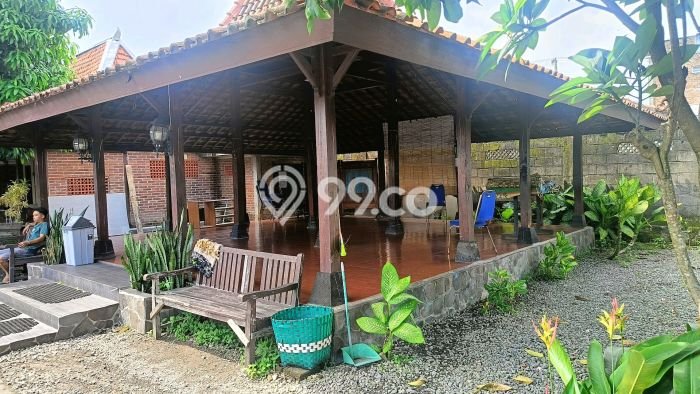 KESEMPATAN EMAS! Vila Kawasan Kalasan, Area 2500m2m², Lingkungan Eksklusif dengan privasi terjamin KESEMPATAN EMAS! Vila Kawasan Kalasan, Area 2500m2m², Lingkungan Eksklusif dengan privasi terjamin