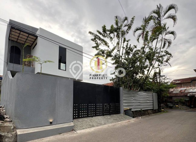 Rumah Minimalis 3 Kamar LT 120m2 di Turangga Rumah Minimalis 3 Kamar LT 120m2 di Turangga