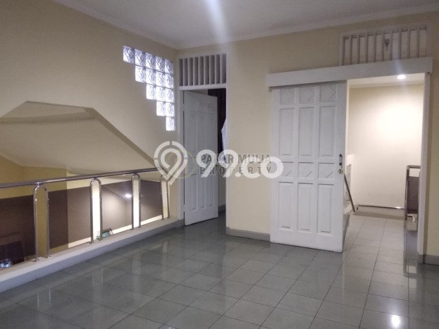 Jual Rumah Bagus Siap Huni LB 240m2 di Antapani, Bandung Jual Rumah Bagus Siap Huni LB 240m2 di Antapani, Bandung