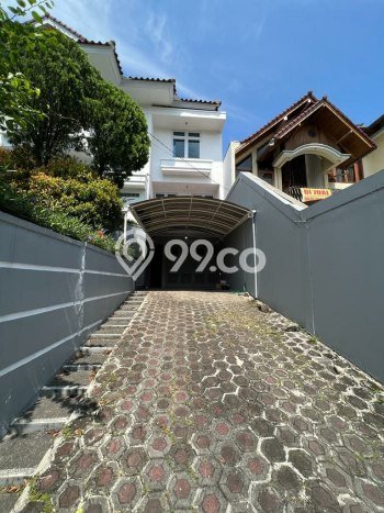 Ready to Use! Premium House LT 550m2 Desain Modern di Tubagus Ismail Ready to Use! Premium House LT 550m2 Desain Modern di Tubagus Ismail