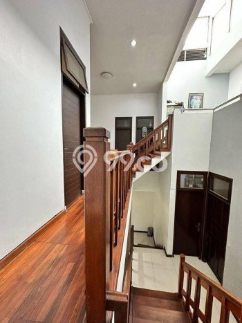 Hunian Elit LB 350m2 Siap Pakai Desain Elegan di BKR, Bandung Hunian Elit LB 350m2 Siap Pakai Desain Elegan di BKR, Bandung