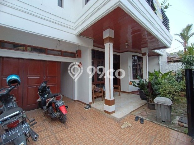Rumah Luas Asri 5 KT Siap Pakai di Margacinta Bandung Rumah Luas Asri 5 KT Siap Pakai di Margacinta Bandung