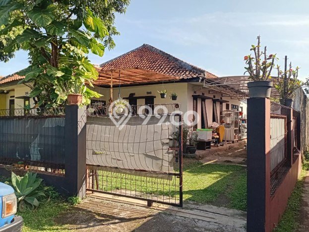Rumah Modern 3 Kamar LT 300m2 di Cisaranten Rumah Modern 3 Kamar LT 300m2 di Cisaranten