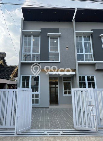 For Sale Rumah 4 Kamar Lokasi Strategis Bagus dan Strategis di Arcamanik For Sale Rumah 4 Kamar Lokasi Strategis Bagus dan Strategis di Arcamanik