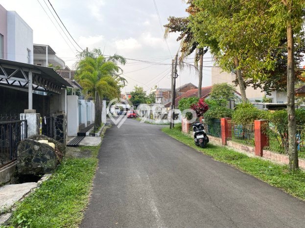For Sale! Premium House LT 302m2 Desain Elegan di Turangga For Sale! Premium House LT 302m2 Desain Elegan di Turangga