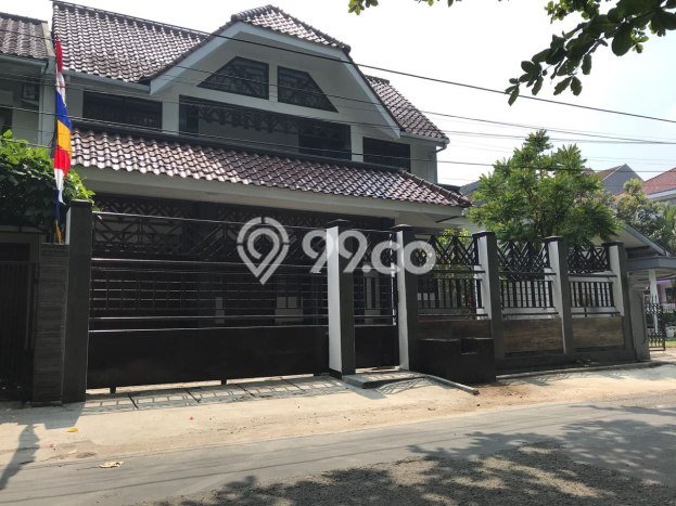 Rumah Elit Modern Tanpa Renovasi di Cikutra Bandung Rumah Elit Modern Tanpa Renovasi di Cikutra Bandung
