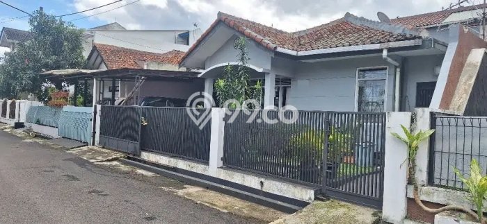 Dijual Cepat Rumah Bagus Siap Huni LB 140m2 di Arcamanik, Bandung Dijual Cepat Rumah Bagus Siap Huni LB 140m2 di Arcamanik, Bandung